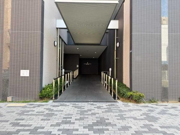 3LDK Apartment for Sale in Neyagawa, Osaka – 81m² - Thumbnail 4