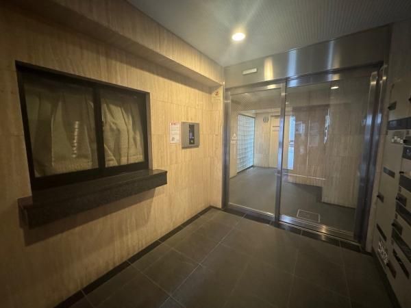 1K Apartment in Minato-ku, Tokyo for Sale - Thumbnail 3