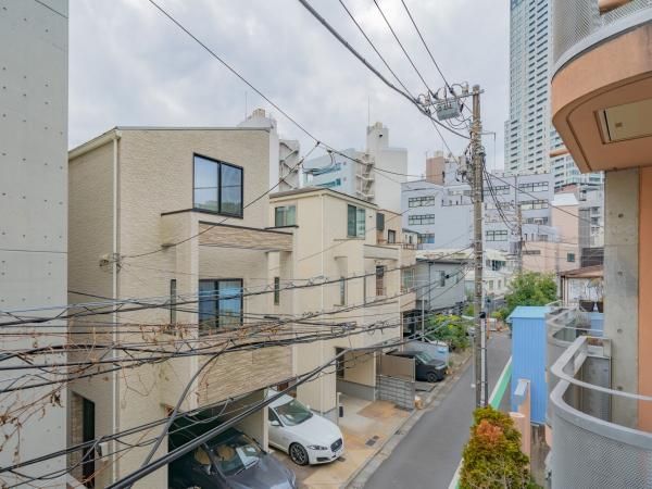 Renovated 1LDK Apartment for Sale in Aobadai, Meguro - Thumbnail 2