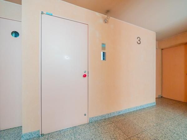Renovated 1LDK Apartment for Sale in Aobadai, Meguro - Thumbnail 3