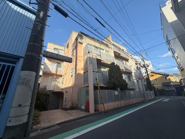 Renovated 1LDK Apartment for Sale in Aobadai, Meguro - Image 1