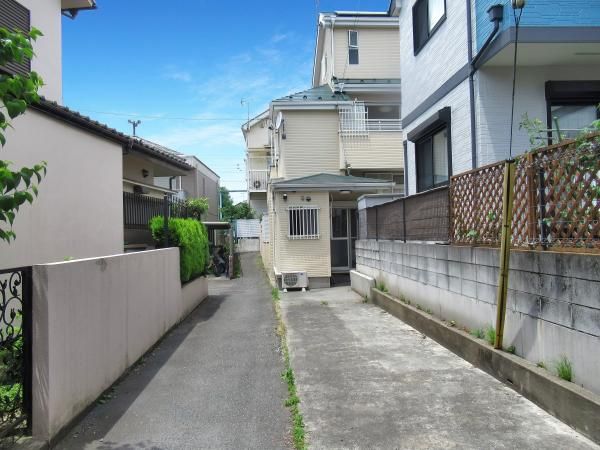 3LDK House for Sale in Akishima, Tokyo with Private Terrace - Thumbnail 2