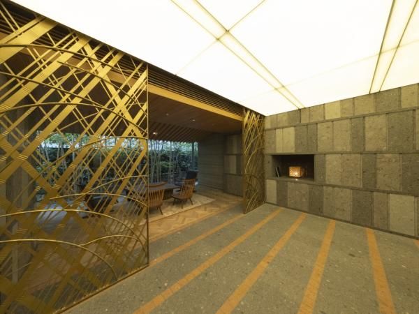 2LDK Apartment in Akasaka, Minato-ku, Tokyo - 71.12m2 - Thumbnail 3
