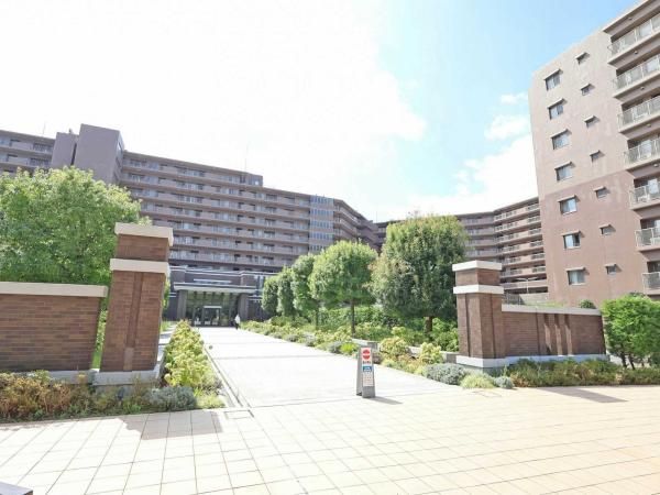 4LDK Apartment for Sale in Machida with Private Garden - Thumbnail 2