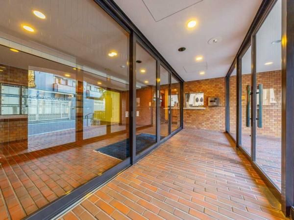 3LDK Apartment for Sale in Akasaka, Minato-ku, Tokyo - Thumbnail 4