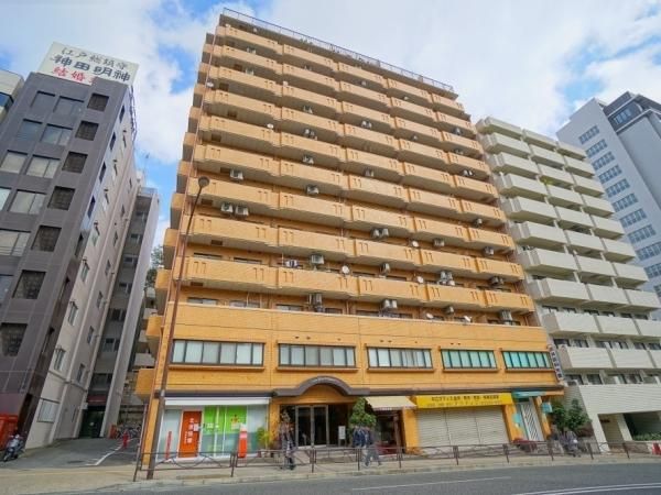 Renovated 1LDK+S Apartment in Bunkyo-ku, Tokyo - Thumbnail 2