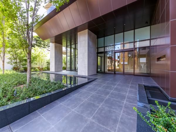 Park City Takadanobaba 2LDK+S+WIC New Build Apartment for Sale - Thumbnail 3