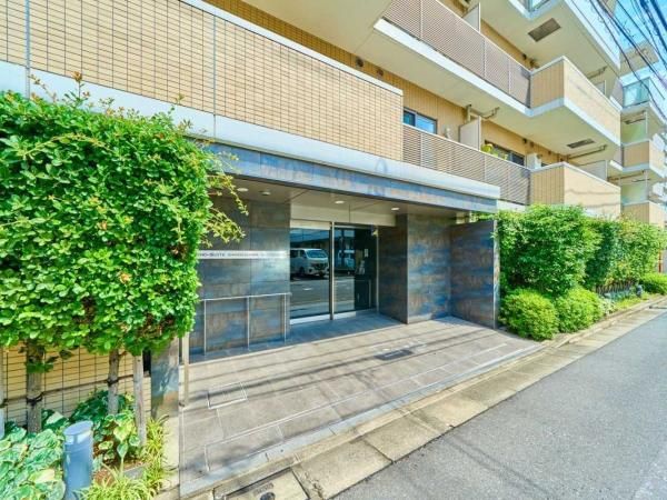 Grand Suite Sangenjaya Residence 1LDK Apartment for Sale in Setagaya - Thumbnail 2