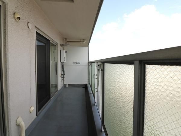 Renovated 3LDK Apartment in Nishiyodogawa, Osaka - Thumbnail 3