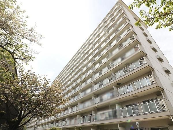 Renovated 3LDK Apartment in Nishiyodogawa, Osaka - Thumbnail 2