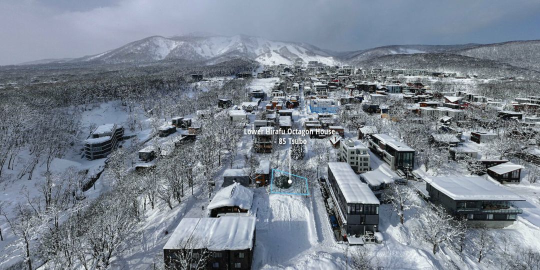 Lower Hirafu Octagon House for Sale in Niseko - Thumbnail 2