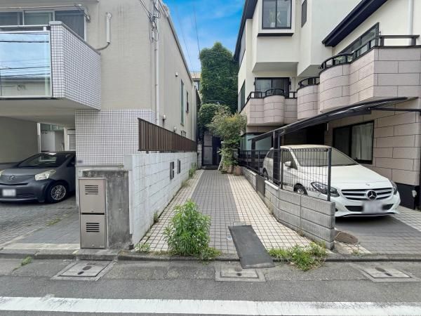 Used House in Shibuya Hiroo 2LDK+2S 95m2 - Thumbnail 2