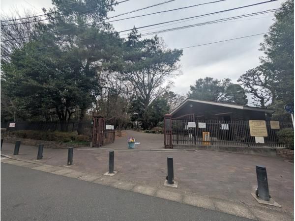 2LDK Apartment in Mejiro, Toshima-ku | 85.36m2 - Thumbnail 2