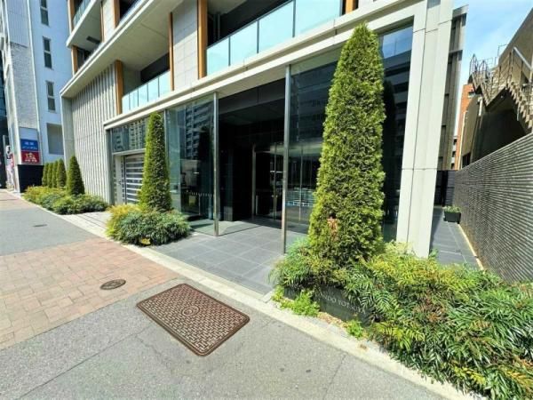 Renovated 3LDK Apartment in Shinjuku, Tokyo - Thumbnail 2