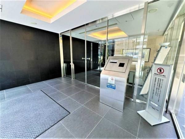 Renovated 3LDK Apartment in Shinjuku, Tokyo - Thumbnail 4
