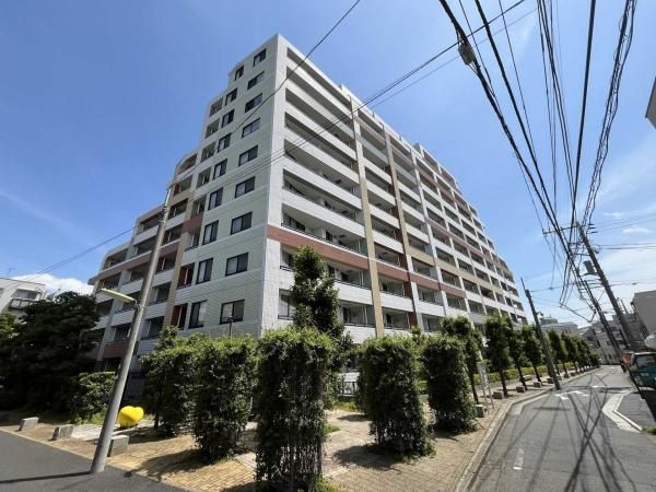 2LDK Apartment for Sale in Shinagawa, Tokyo - 75.58m² - Thumbnail 2