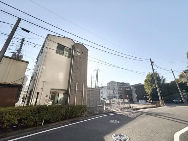 3LDK House for Sale in Kanagawa-ku, Yokohama - Thumbnail 2