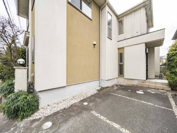 4LDK Detached House in Chofu City, Tokyo for Sale - Thumbnail 2