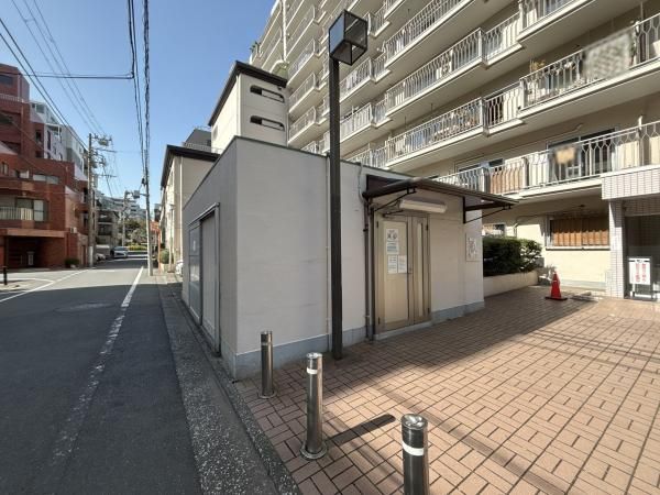 Renovated 2LDK Apartment in Minami-Oi, Shinagawa - Thumbnail 2