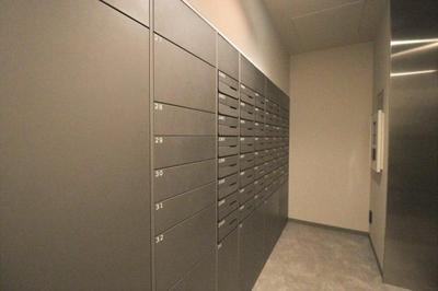 2LDK Apartment for Sale in Ikebukuro, Tokyo - 64.14 sqm — Interior, Toshima, Tokyo