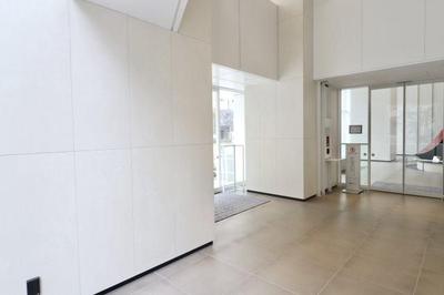 2LDK Apartment for Sale in Ikebukuro, Tokyo - 64.14 sqm — Interior, Toshima, Tokyo