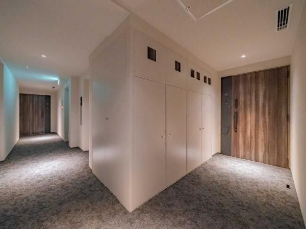 2LDK Corner Apartment for Sale in Shinjuku, Tokyo - Thumbnail 2