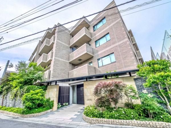 Renovated 2LDK Apartment in Shibuya, Tokyo - 78.08m2 - Thumbnail 2