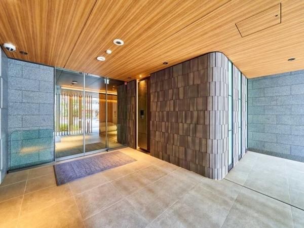2LDK Apartment for Sale in Nakameguro, Meguro City - Thumbnail 3