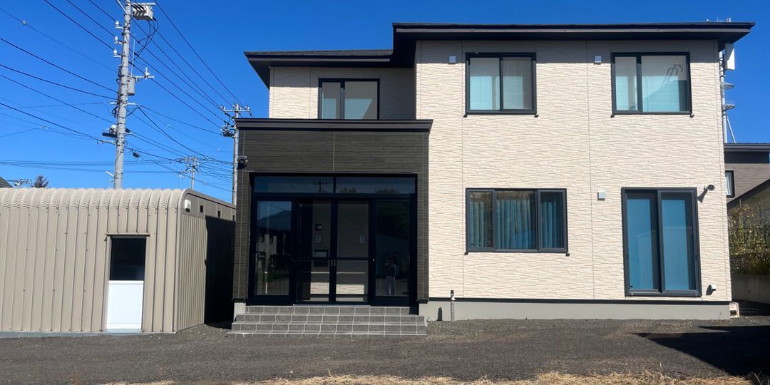Central Iwanai Town Home for Sale - Dual-Key House in Hokkaido - Image 1