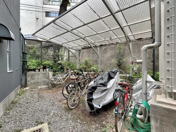 1LDK Apartment for Sale in Akasaka, Minato City, Tokyo - Thumbnail 2