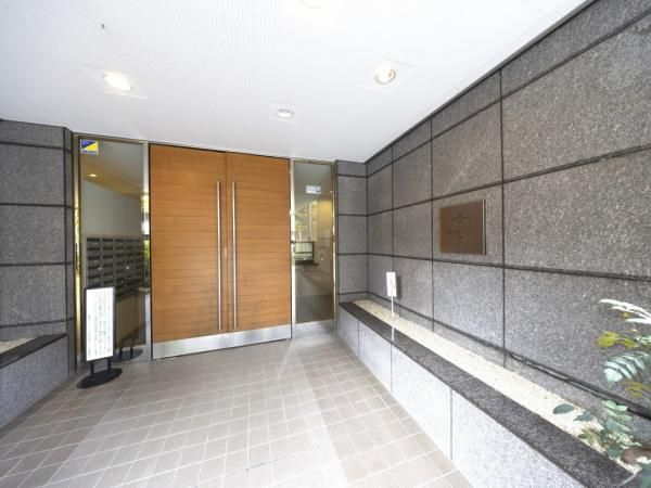 Renovated 2DK Apartment in Ebisu, Shibuya, Tokyo - Thumbnail 3