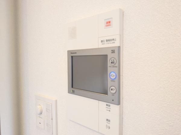 Renovated 2DK Apartment in Ebisu, Shibuya, Tokyo - Thumbnail 2