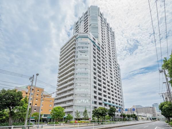 2LDK Apartment in Laguna Tower, Shinagawa, Tokyo - 72.6m² - Thumbnail 4