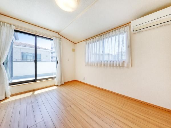4LDK House for Sale in Adachi-ku, Tokyo Near Kita-Ayase Station - Thumbnail 4