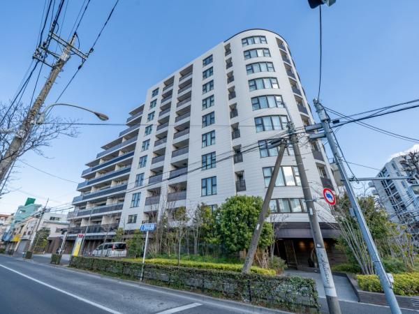 Proud Kamisaginomiya 4LDK Apartment with Roof Balcony in Nakano, Tokyo - Thumbnail 2