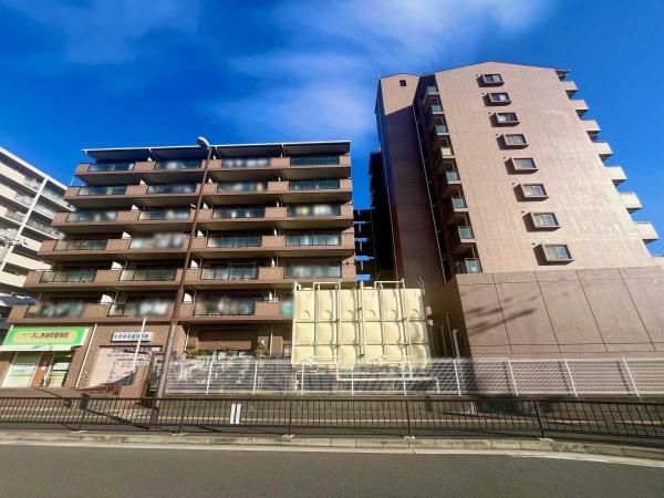 3LDK Apartment for Sale in Hirakata, Osaka Near Tsuda Station - Thumbnail 2