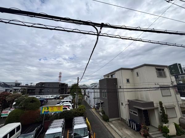 Renovated 1LDK Apartment Near Gakugei-Daigaku Station - Thumbnail 4