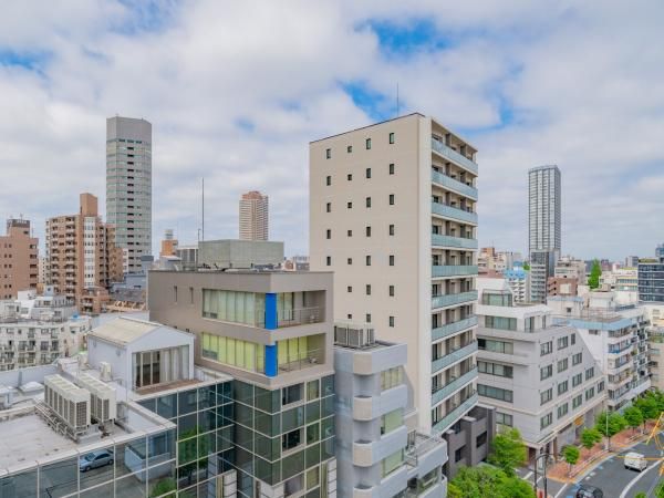 3LDK Apartment in Shinjuku, Tokyo – 135.45m² Top Floor Corner Unit - Thumbnail 2