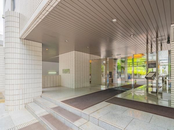 3LDK Apartment in Shinjuku, Tokyo – 135.45m² Top Floor Corner Unit - Thumbnail 4