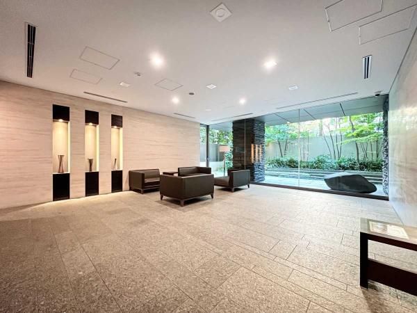 3LDK Apartment for Sale in Chiyoda, Tokyo - 94.5m² - Thumbnail 3