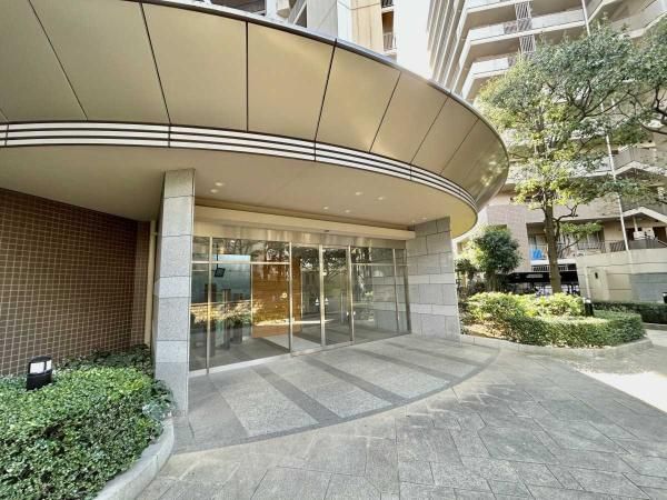 2LDK Apartment for Sale in Saitama City, Saitama - Thumbnail 3