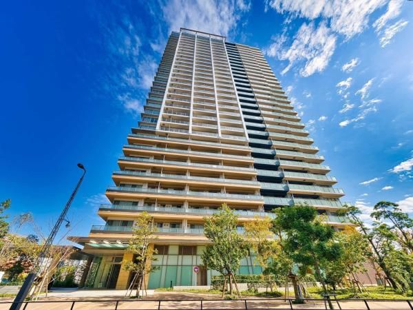 2LDK Apartment for Sale in Toyosu, Koto-ku, Tokyo - 58.31m2 - Thumbnail 3