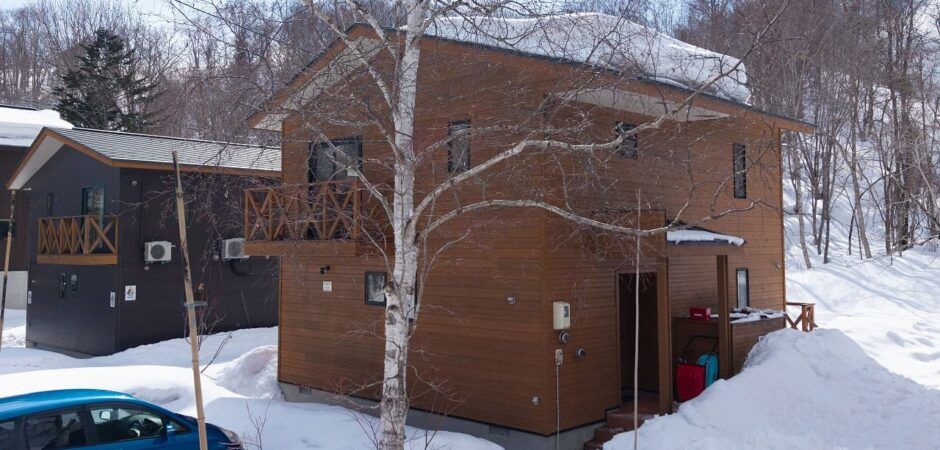 3-Bed Chalet in Niseko with Ski Access - Thumbnail 4