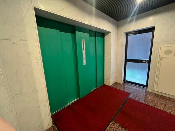1DK+S Apartment for Sale in Chiyoda, Tokyo – 55.44m² - Thumbnail 2
