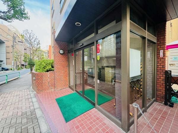 1LDK Apartment for Sale in Chiyoda, Tokyo - Thumbnail 3