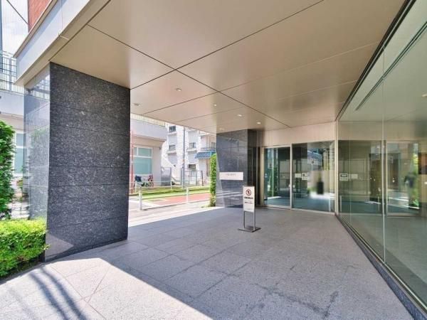 1LDK Apartment for Sale in Akasaka, Minato-ku, Tokyo - Thumbnail 3