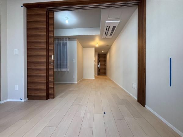 1LDK Apartment for Sale in Akasaka, Minato-ku, Tokyo - Thumbnail 4