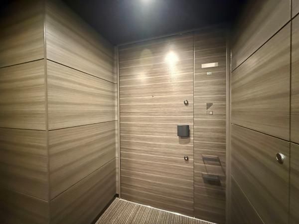 2LDK Apartment in Minami-Azabu, Minato-ku, Tokyo for Sale - Thumbnail 4