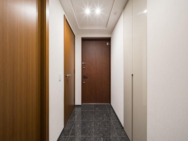 3LDK Apartment for Sale in Minami Aoyama, Minato-ku, Tokyo - Thumbnail 3