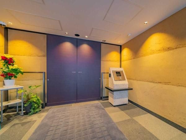 3LDK Apartment for Sale in Minami Aoyama, Minato-ku, Tokyo - Thumbnail 4